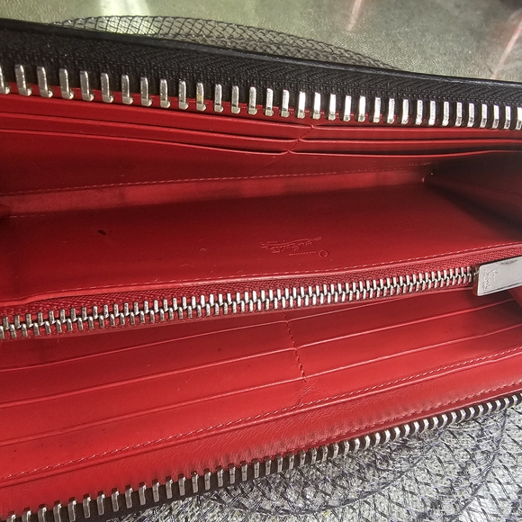 Christian Louboutin Black LOVE Wallet - Picture 6 of 9